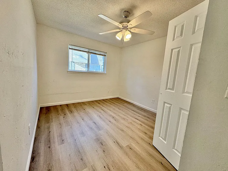 7321 Melrose Ln — Photo 27