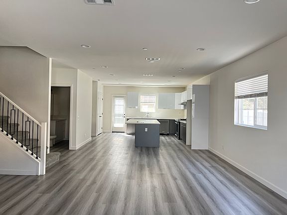4th image of 1357 Point Loma Pl