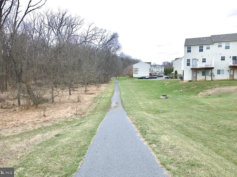 633 Keswick Ct — Photo 8