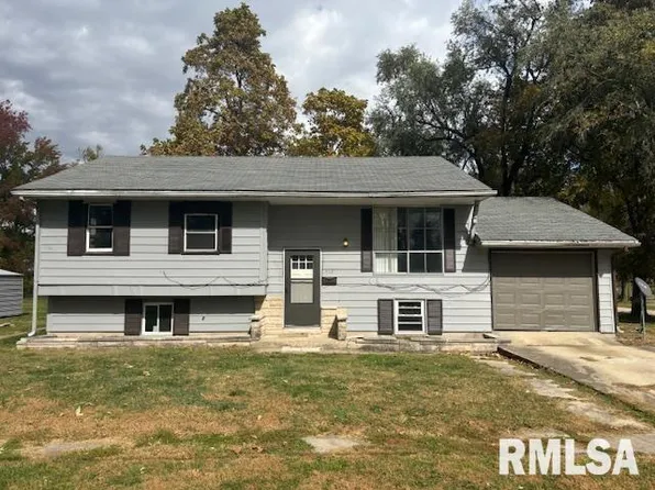 518 E Kerr St, Centralia, IL 62801