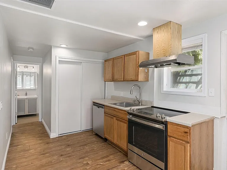 Full stocked kitchen