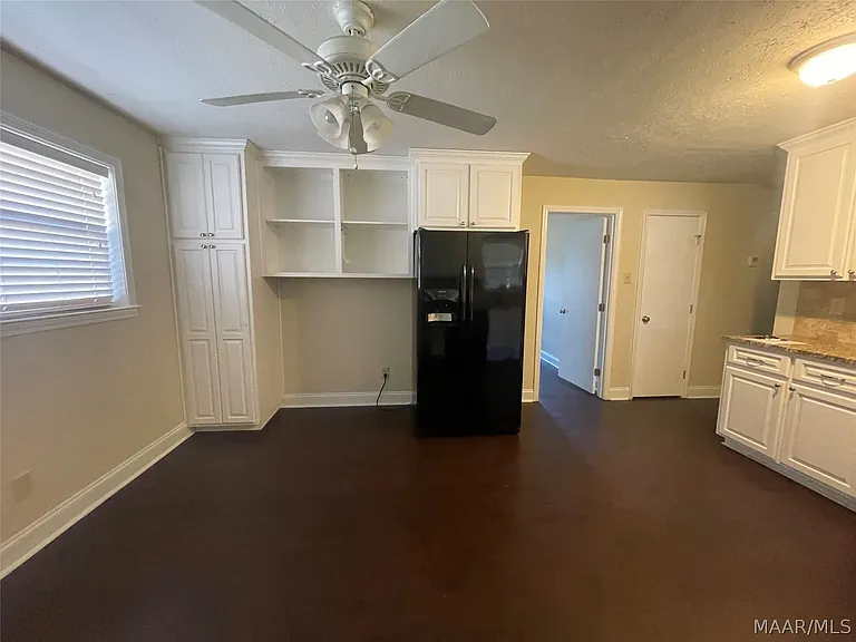 407 Stroll Dr — Photo 6