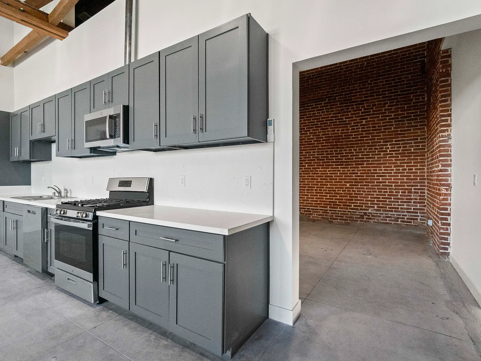 Studio, 1221 sqft, $2,895 — Photo 2