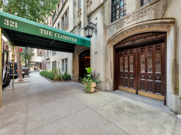 321 East 43rd Street image 4 of 4