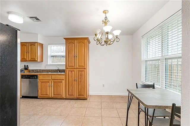 1516 Mayfield St — Photo 5