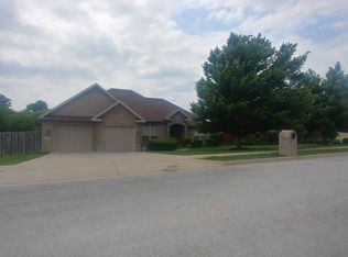 5711 Garnet Dr, Springdale, AR 72764