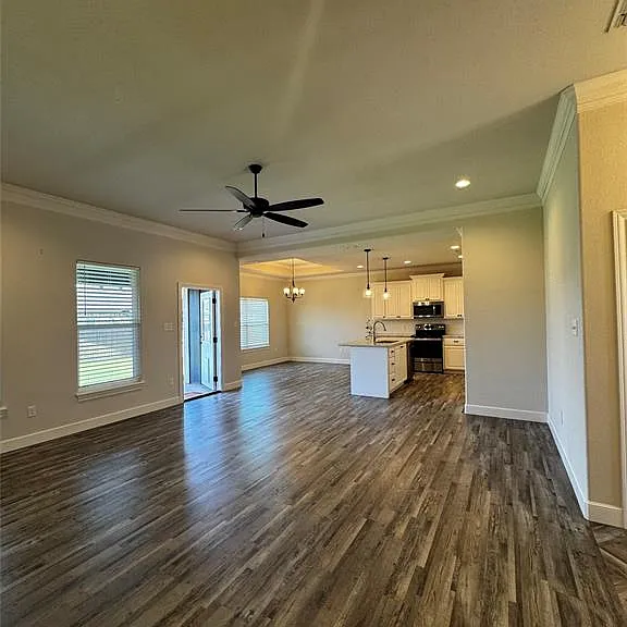 331 Sophia Ln — Photo 5