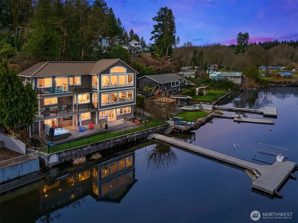 3828 W Lake Sammamish Parkway SE, Bellevue, WA 98008