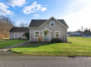 933 Crescent St, Raymond, WA 98577