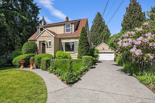 2nd image of 3020 NE 94th St