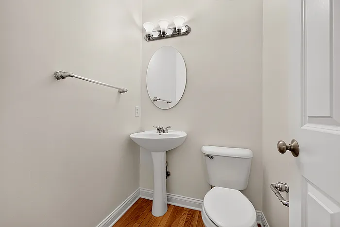 12940 Grenville St — Photo 11