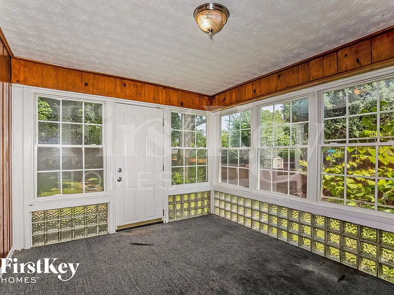 2825 Kessler Blvd — Photo 9