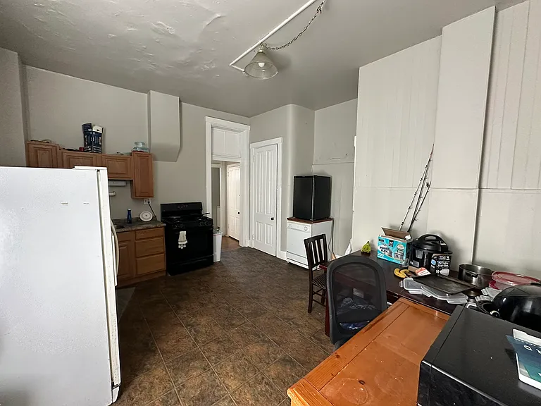 2355 Wheeler St — Photo 7
