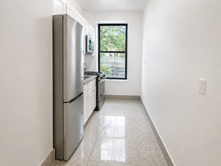 1803 Beverley Rd #1D — Photo 2