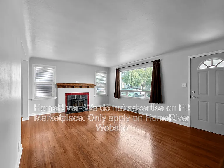 2704 W Hoffman Ave — Photo 3
