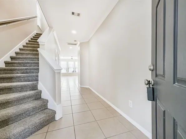 4214 Brinkley St APT B, Houston, TX 77051