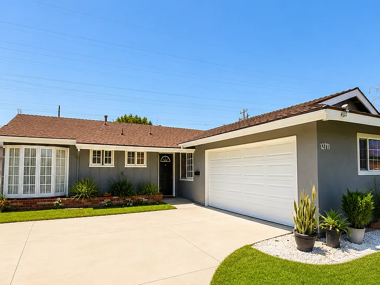 17575 Santa Paula Cir — Photo 8