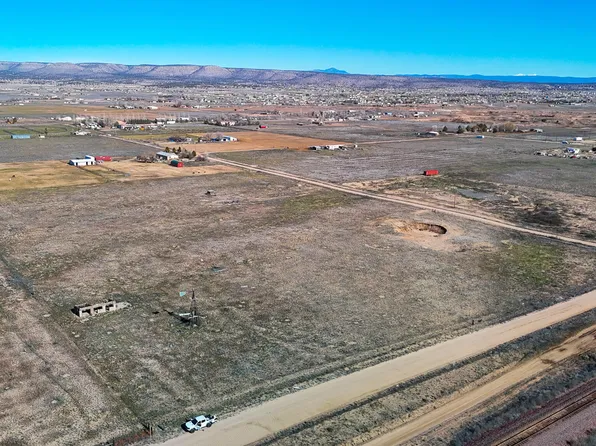 2300 W SANTA FE RD LOT A (2.5 ACRES) -- #-, Paulden, AZ 86334