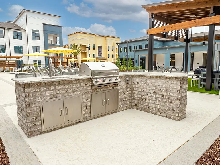 Stainless Steel Grills & Outdoor Kitchen