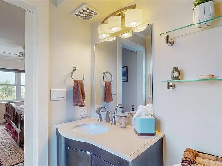 1120 N Shore Dr NE #501 — Photo 54