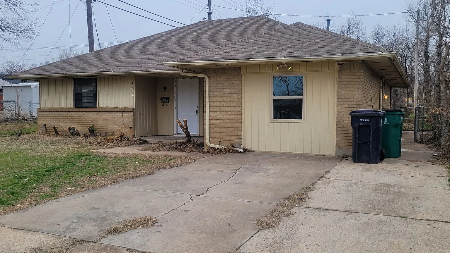 8609 N. Harvey Avenue — Photo 1