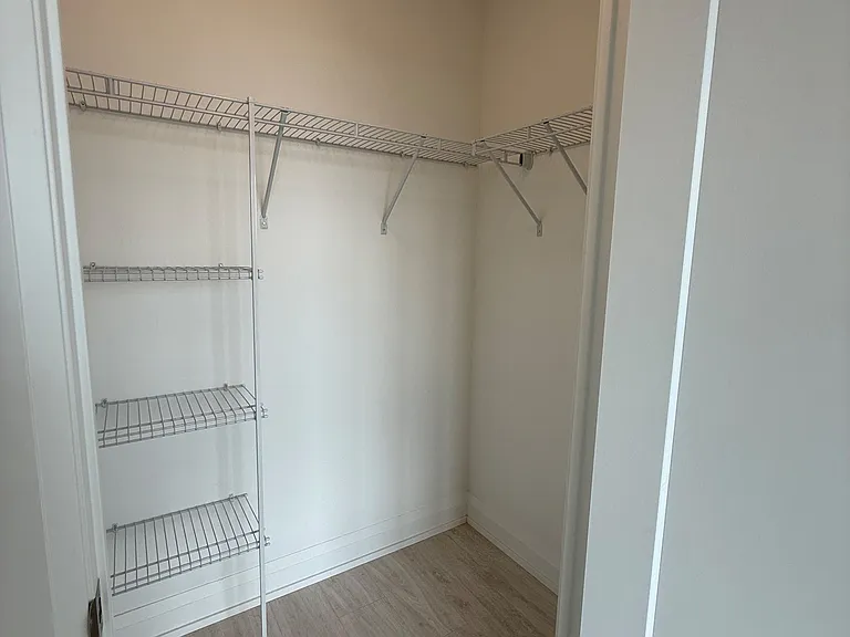 20 Soudan Ave #1907 — Photo 21