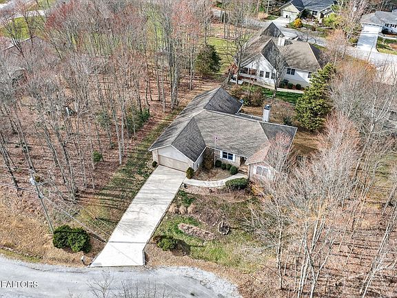 3rd image of 15 Ridge Crest Cir