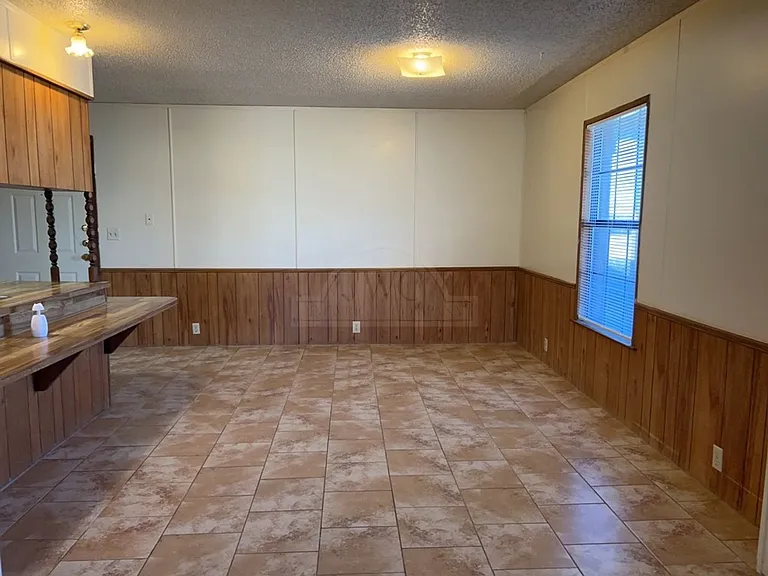 3104 Julie Ln — Photo 8