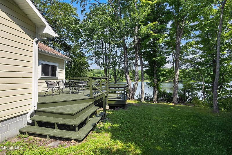 5th image of 186 Lake Road