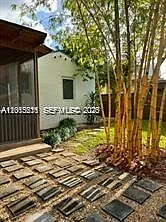 250 SW 19th Rd — Photo 18