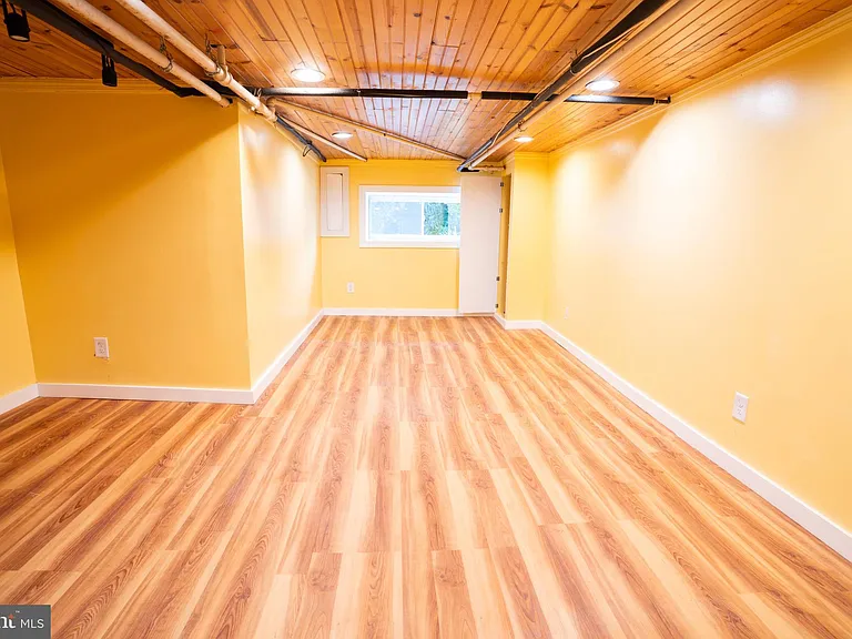 5453 W Montgomery Ave — Photo 26
