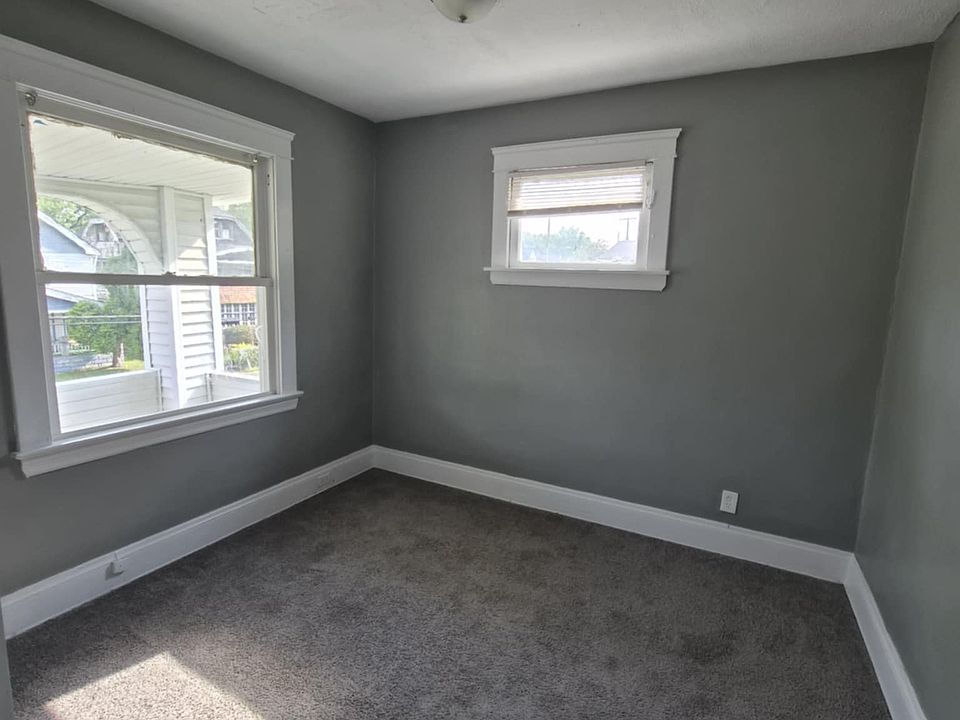 1st image of 11702 Parkview Ave #2