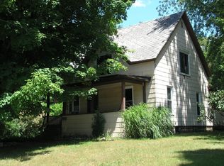 1214 8th St, Three Rivers, MI 49093