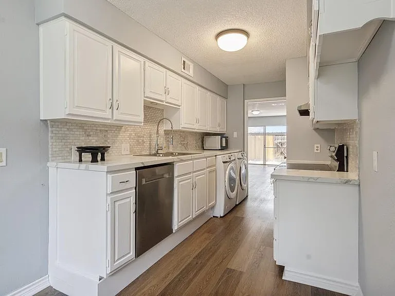 14447 Misty Meadow Ln — Photo 7