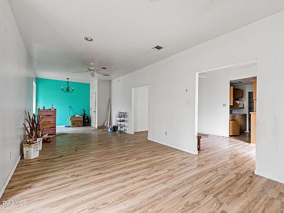 3rd image of 111 Investment Dr