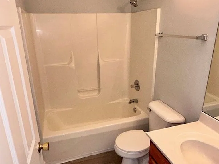 356 Oxford Dr — Photo 14