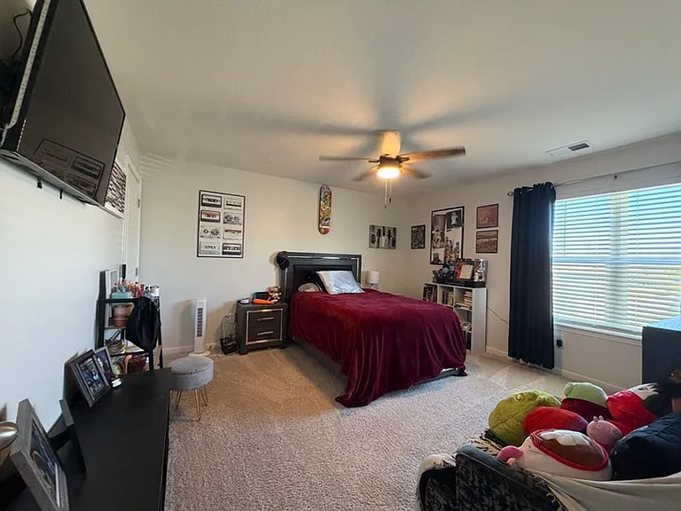 1049 Greenway Dr — Photo 15