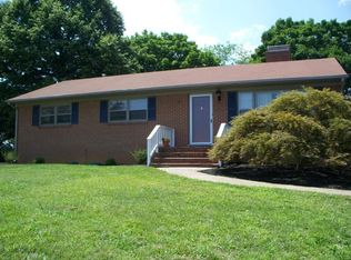 808 Craig Dr, Staunton, VA 24401