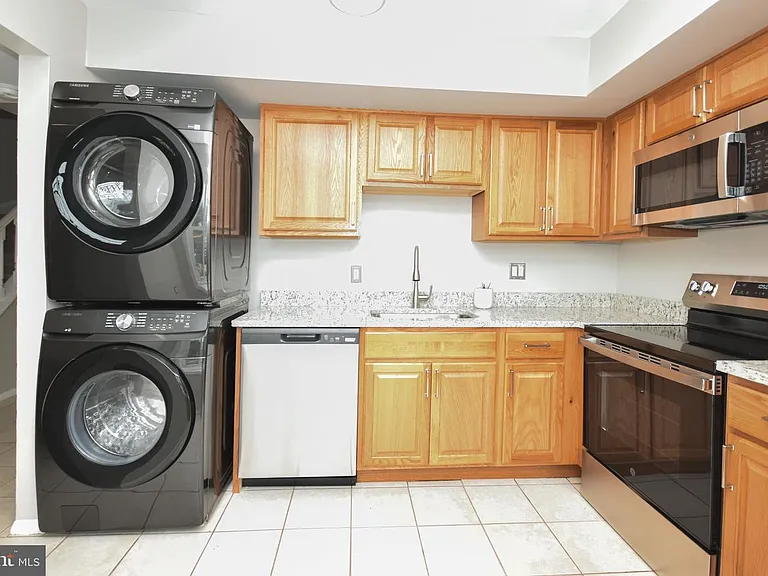 8853 Teakwood Ct — Photo 10