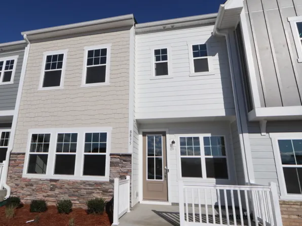 8835 Arrington Hall Dr, Charlotte, NC 28215