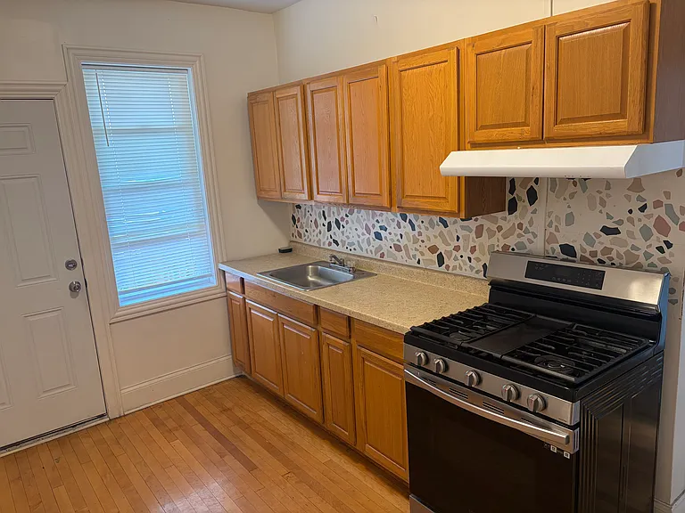 2345 N Lavergne Ave #2 — Photo 4