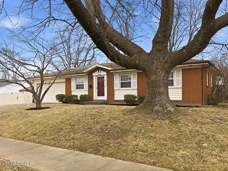 2403 Silverbrook Ave — Photo 2