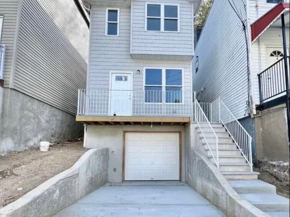 140 Hendricks Ave, Staten Island, NY 10301