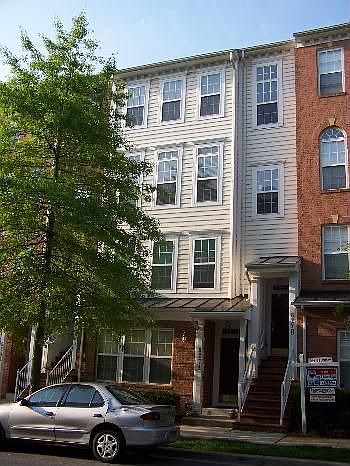 2nd image of 627B Main St