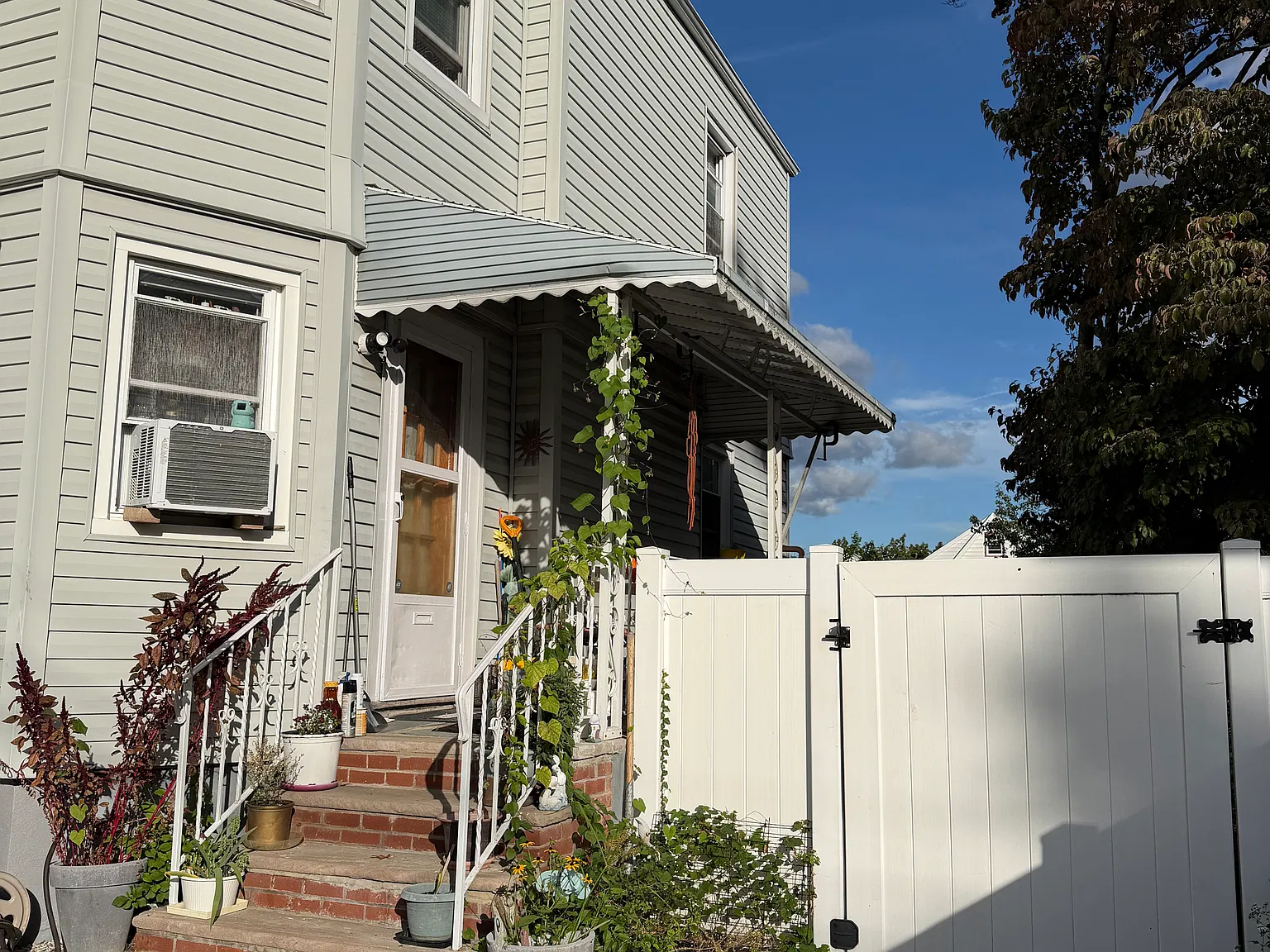 3 bed, $3,000 — Photo 2