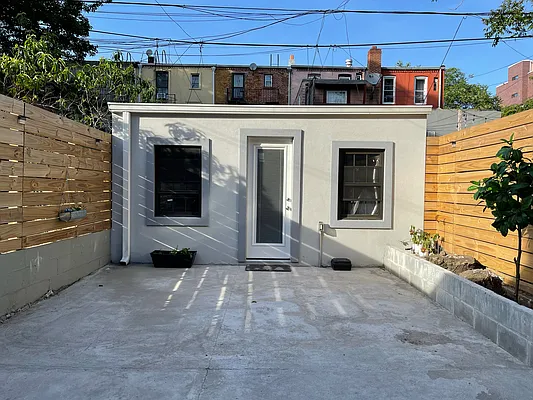 Rented by Compass | media 62