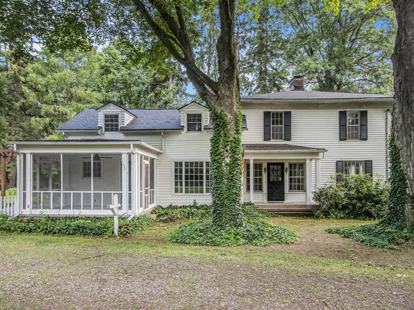 7799 N 32nd St, Richland, MI 49083