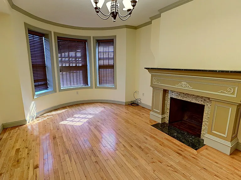 531 Newbury St #1 — Photo 1