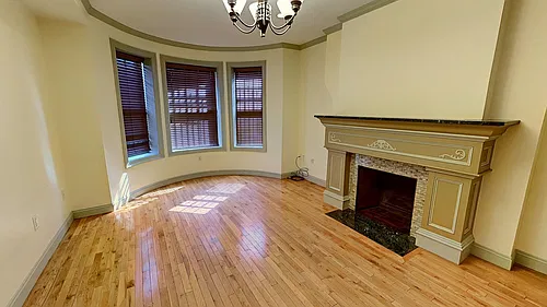 531 Newbury St Photo 1