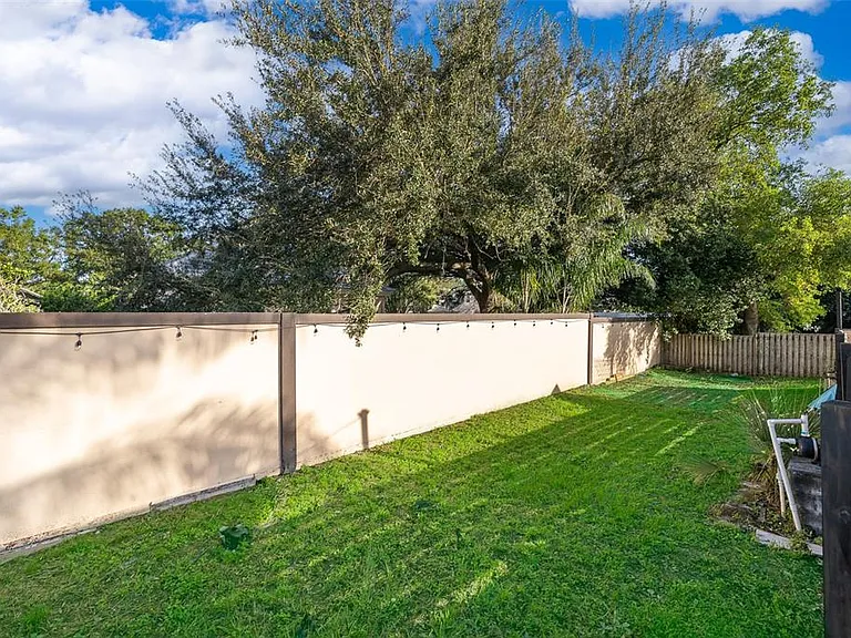 7118 Caloosa Ct — Photo 33